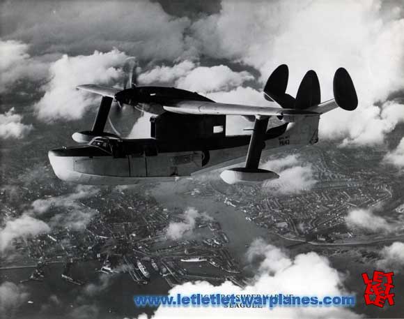 In-flight shot of the PA 143 with the final form of the central fin. Since this photo was also published in magazines with twin-fin layout it is most likely also 'edited'!