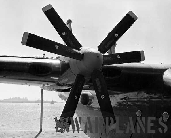 Close-up of the XT40 engine and double propellers of the XPB5Y-1 prototype. (Mark Nankivil collection)